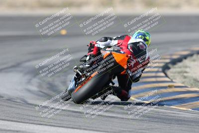 media/Dec-01-2025-Moto Forza (Mon) [[2daa91e15f]]/1-Advanced Group/Session 2 Turn 11 Backside/